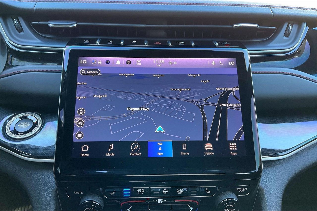 Certified 2022 Jeep Grand Cherokee Trailhawk w/ Luxury Tech Group III AWD/4WD image 13