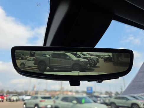 Used 2020 Chevrolet Silverado 1500 High Country w/ Technology Package image 24