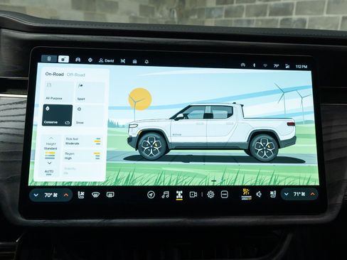 Used 2022 Rivian R1T Adventure AWD/4WD image 39