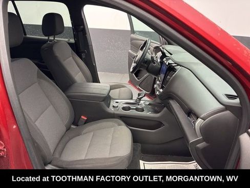 Used 2023 Chevrolet Traverse LT image 19