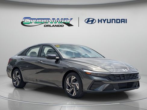 Used 2025 Hyundai Elantra Sport FWD image 2