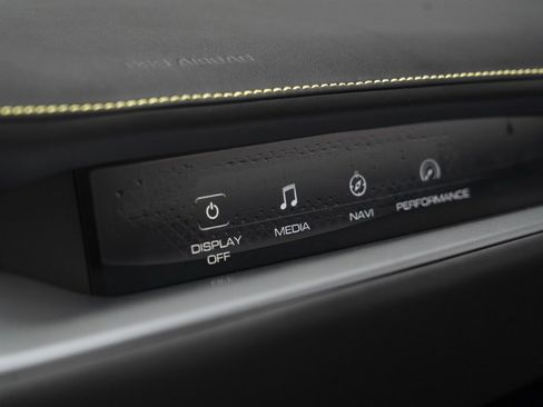 Used 2019 Ferrari Portofino Base image 50