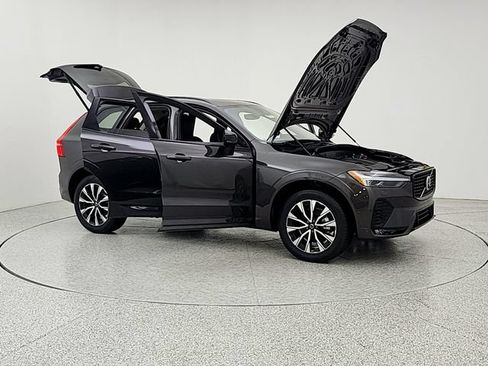Certified 2025 Volvo XC60 B5 Plus w/ Climate Package AWD/4WD image 10