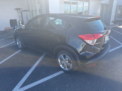 Used 2019 Honda HR-V LX image 2