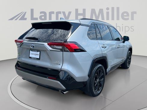 Used 2022 Toyota RAV4 SE w/ Convenience Package AWD/4WD image 5