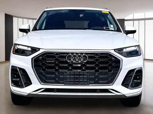 Used 2023 Audi Q5 2.0T Premium Plus w/ Premium Plus Package AWD/4WD image 2