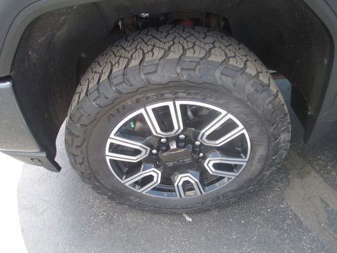 Used 2020 GMC Sierra 3500 AT4 w/ AT4 Premium Package AWD/4WD image 16