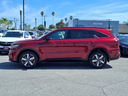 Certified 2023 Kia Sorento S FWD image 3