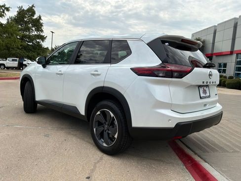 Used 2025 Nissan Rogue SV AWD/4WD image 8