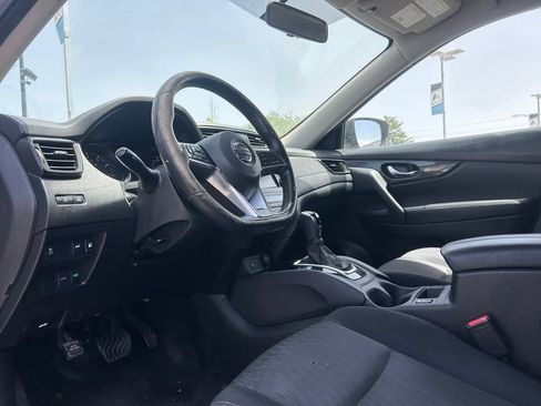 Used 2018 Nissan Rogue SV FWD image 26