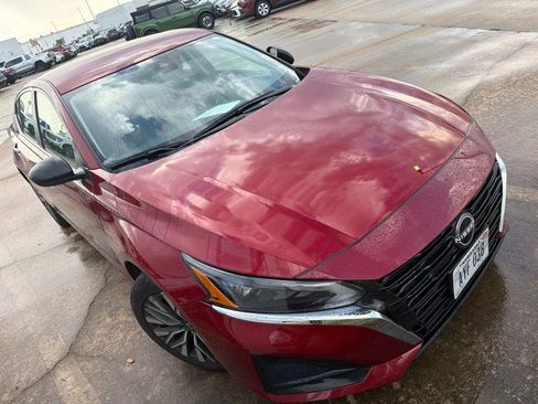 Used 2025 Nissan Altima 2.5 SV FWD image 6