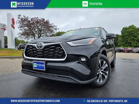 Used 2024 Toyota Highlander XLE AWD/4WD image 1
