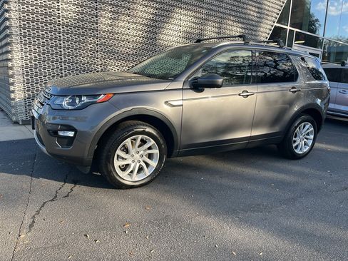 Used 2016 Land Rover Discovery Sport HSE image 3