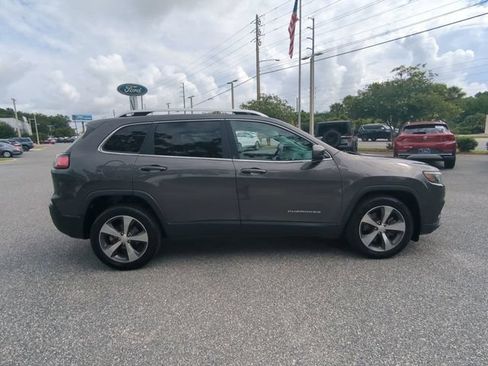 Used 2019 Jeep Cherokee Limited FWD image 4