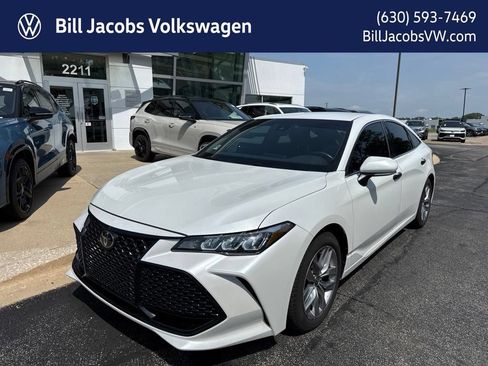 Used 2022 Toyota Avalon XLE FWD image 1
