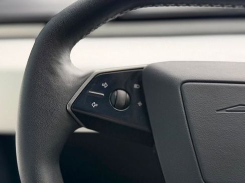 Used 2024 Tesla Cybertruck AWD Crew Cab image 28