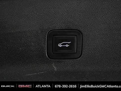 Used 2025 Chevrolet Tahoe LT image 32