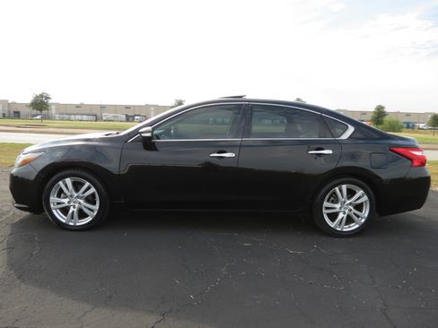 Used 2016 Nissan Altima 3.5 SL image 3