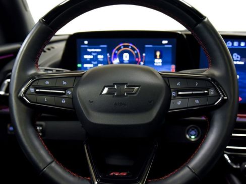 Used 2024 Chevrolet Traverse RS image 32