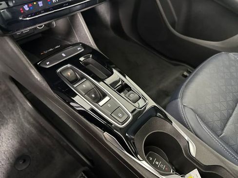 Used 2022 Chevrolet Bolt EUV LT w/ Convenience Package image 20