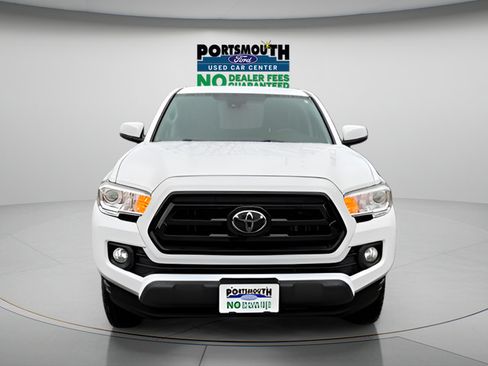 Used 2021 Toyota Tacoma SR5 AWD/4WD image 9