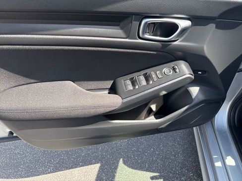 Used 2025 Honda Civic Sport image 9
