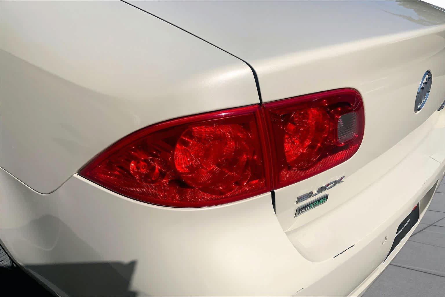 Used 2010 Buick Lucerne CXL FWD image 26