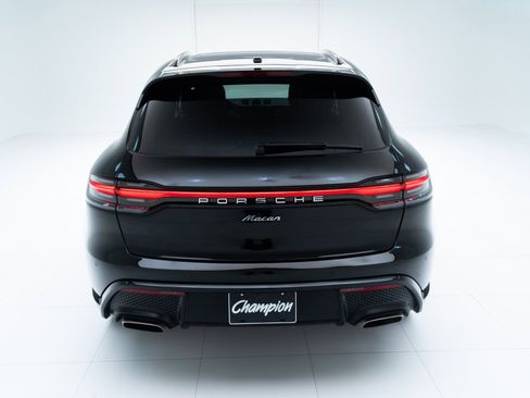 Used 2025 Porsche Macan image 10