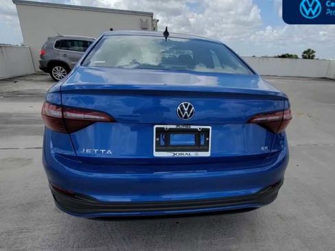 Used 2023 Volkswagen Jetta SE w/ Panoramic Sunroof Package FWD image 8