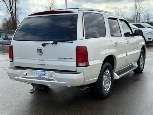 Used 2004 Cadillac Escalade AWD image 4