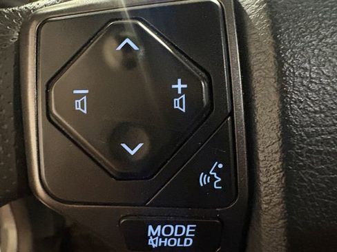 Used 2020 Toyota Tacoma TRD Sport image 18