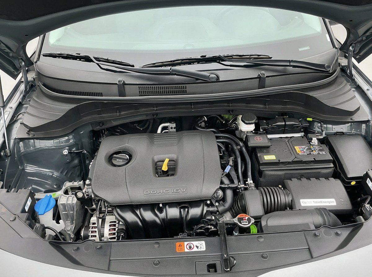 Used 2025 Kia Soul LX w/ LX Technology Package FWD image 28