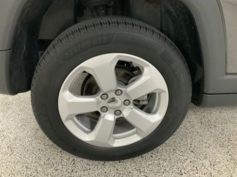 Used 2021 Jeep Compass Latitude image 13