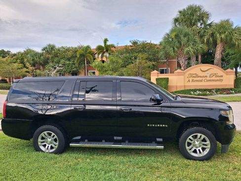Used 2015 Chevrolet Suburban LT AWD/4WD image 5