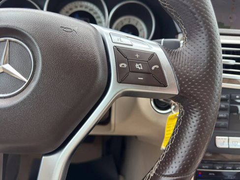Used 2014 Mercedes-Benz E 350 4MATIC Sedan image 18