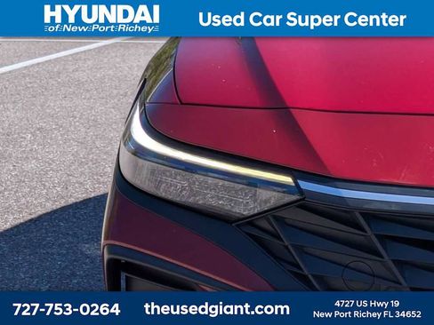 Certified 2025 Hyundai Elantra Sport FWD image 9