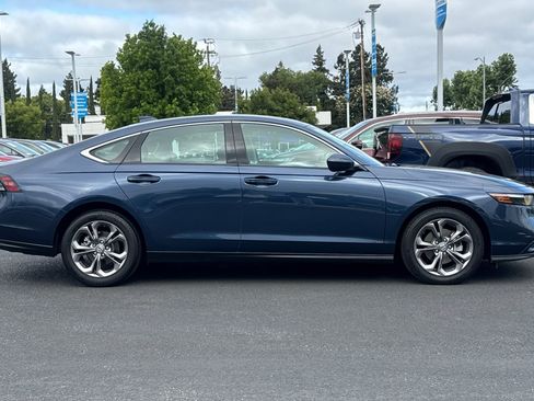 Used 2023 Honda Accord EX image 8