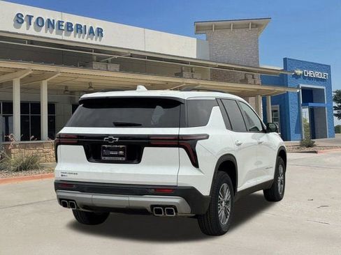 New 2025 Chevrolet Traverse LT w/ Enhanced Driving Package FWD image 5