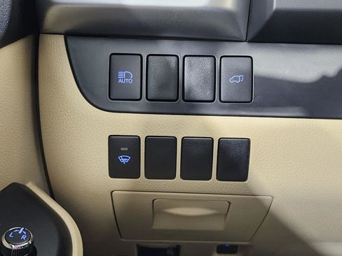 Used 2018 Toyota Highlander XLE image 11