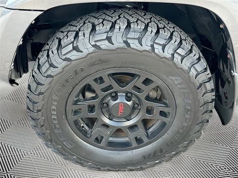 Used 2020 Toyota 4Runner SR5 Premium image 30