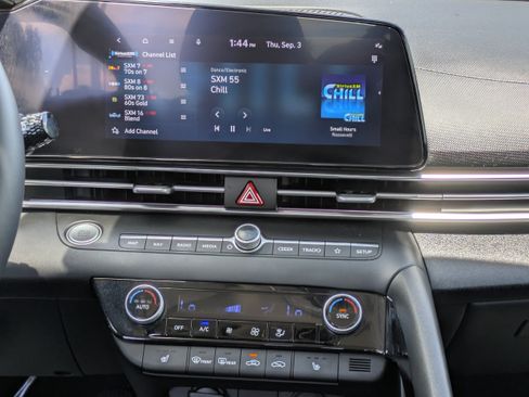 Certified 2023 Hyundai Elantra Limited w/ Cargo Package FWD image 16