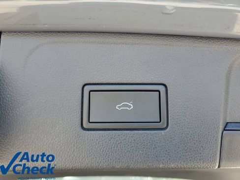 Used 2024 Volkswagen Atlas Peak Edition SEL AWD/4WD image 12