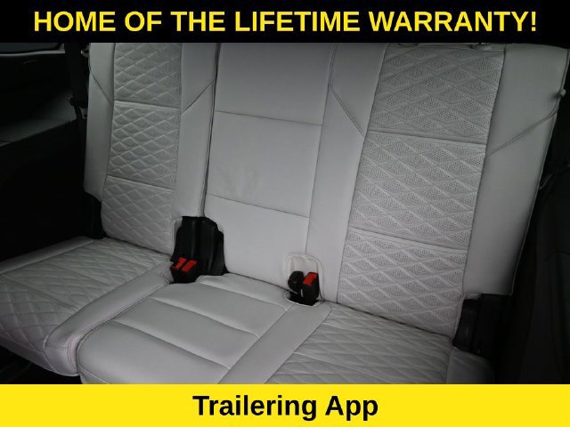 Used 2025 Cadillac Escalade Sport Platinum w/ LPO, Floor Liner Package AWD/4WD image 45