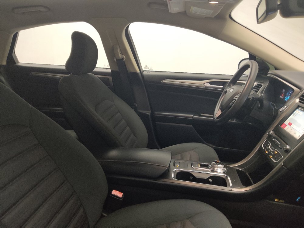 Used 2018 Ford Fusion SE FWD image 21