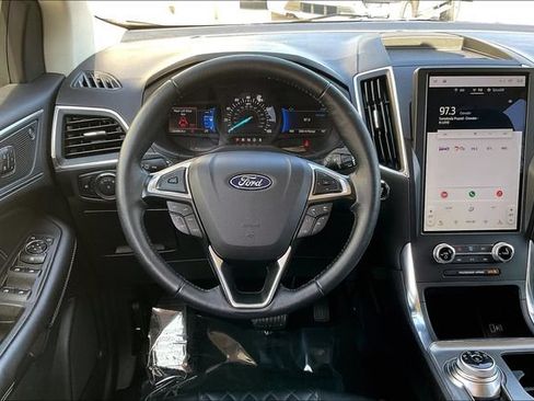 Used 2024 Ford Edge Titanium AWD/4WD image 5