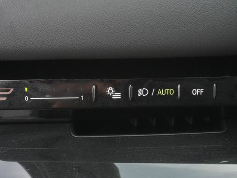 Used 2024 BMW 530i w/ Premium Package image 17