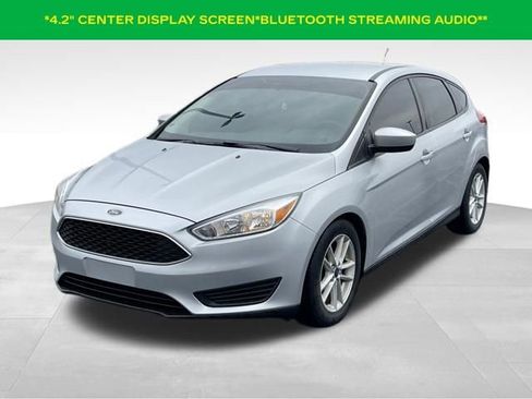 Used 2018 Ford Focus SE image 3