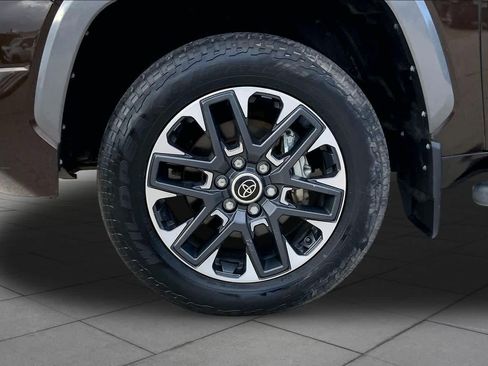 Used 2024 Toyota Tundra Limited AWD/4WD image 10