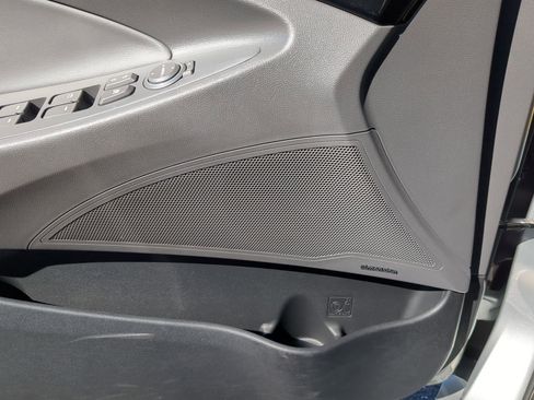 Used 2013 Hyundai Sonata Limited image 19