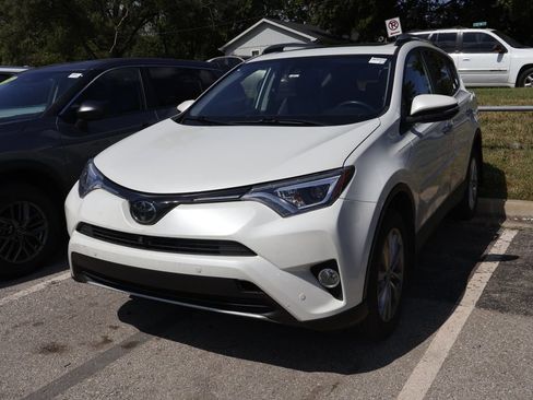 Used 2017 Toyota RAV4 Limited w/ Advanced Technology Package AWD/4WD image 18